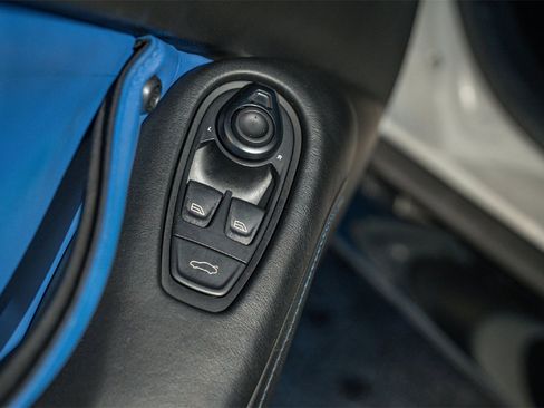 Used 2020 Aston Martin V8 Vantage Coupe image 29