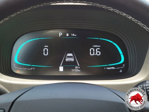 Used 2025 Hyundai Venue Limited FWD image 34