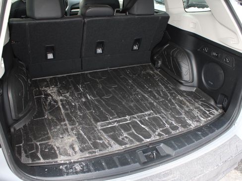 Used 2023 Subaru Forester Limited image 8