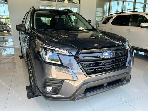 Used 2024 Subaru Forester Premium AWD/4WD image 5