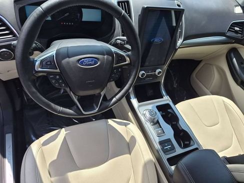 Used 2022 Ford Edge Titanium w/ Equipment Group 301A AWD/4WD image 9