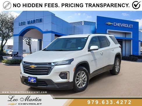 Used 2024 Chevrolet Traverse LT FWD image 1