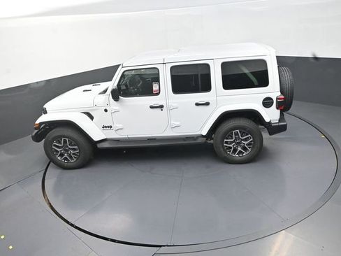 New 2026 Jeep Wrangler Unlimited Sahara AWD/4WD image 14