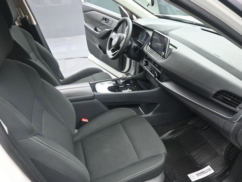 Used 2024 Nissan Rogue S image 19