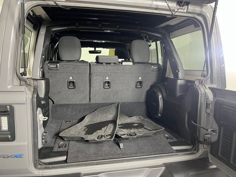 Used 2023 Jeep Wrangler Unlimited w/ Sun & Screen Package image 22