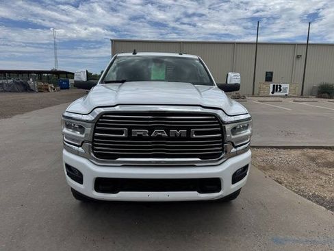 Used 2023 RAM 2500 Laramie AWD/4WD image 2