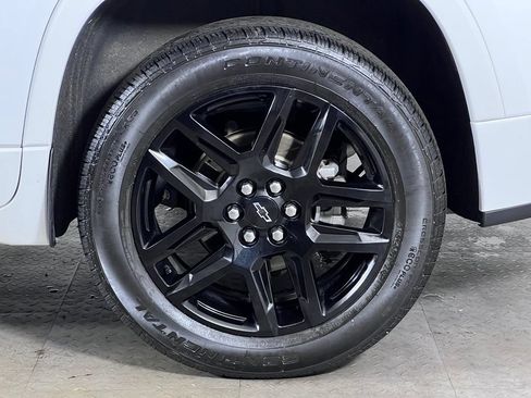 Used 2020 Chevrolet Traverse Premier w/ LPO, Blackout Package AWD/4WD image 12