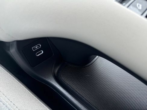 Certified 2025 Honda HR-V LX image 28