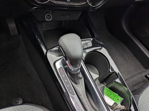 Used 2025 Chevrolet Trax LT FWD image 17