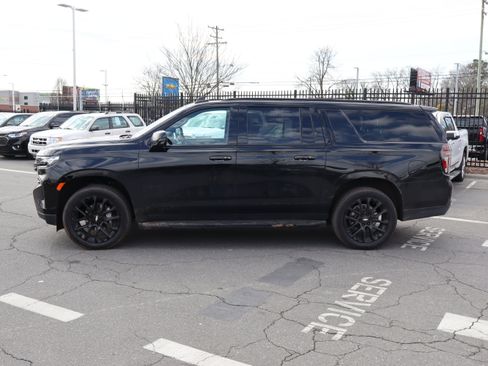 Used 2023 Chevrolet Suburban RST w/ Luxury Package image 18