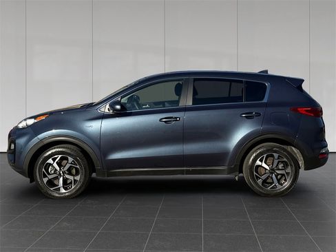 Used 2020 Kia Sportage LX image 2