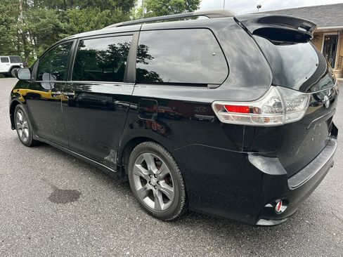 Used 2016 Toyota Sienna SE Premium FWD image 5