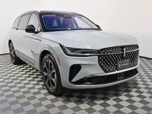 New 2026 Lincoln Nautilus Reserve image 9