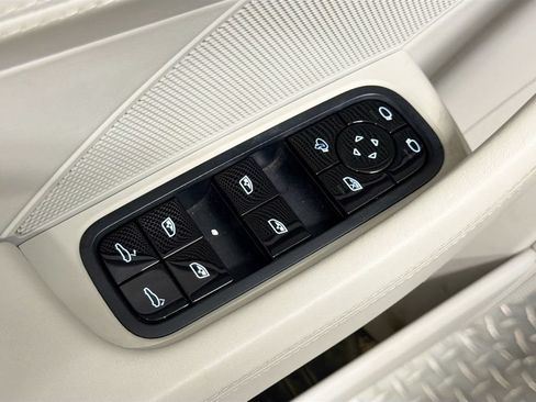 Certified 2021 Porsche Panamera image 19