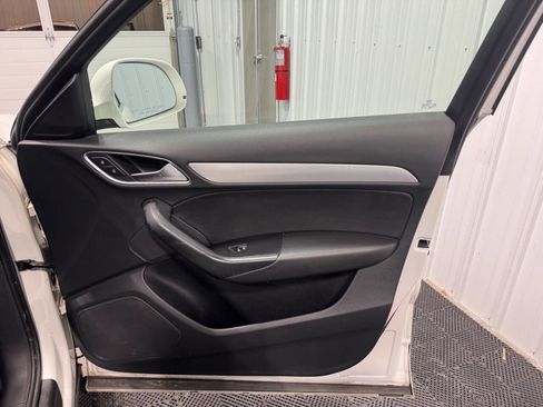 Used 2016 Audi Q3 2.0T Premium Plus image 21