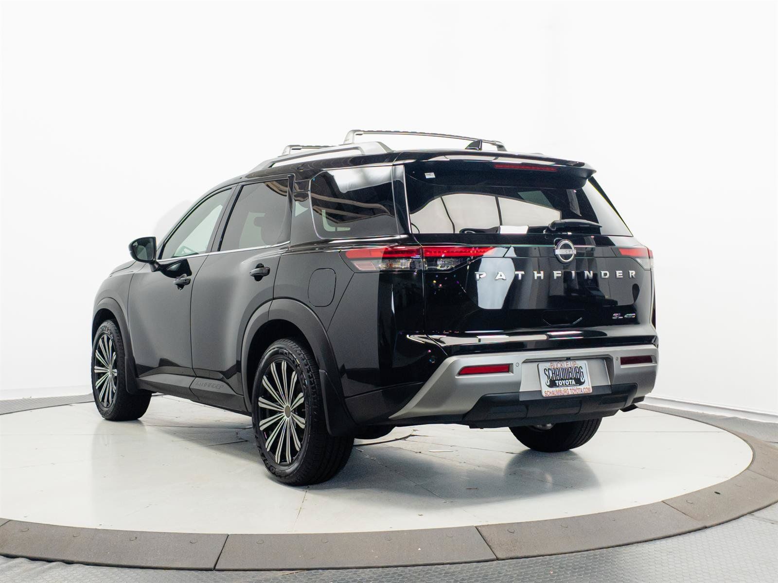 Used 2022 Nissan Pathfinder SL AWD/4WD image 9