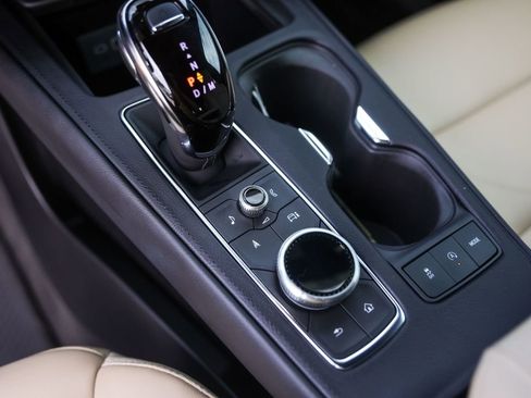 Certified 2024 Cadillac XT4 Luxury w/ Cold Weather Package FWD image 20