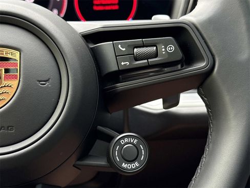 Used 2025 Porsche Cayenne S image 14