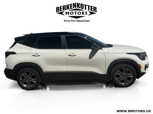 Used 2022 Kia Seltos S FWD image 2