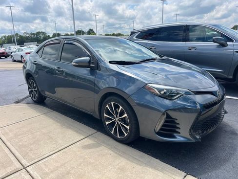 Used 2017 Toyota Corolla XSE FWD image 2