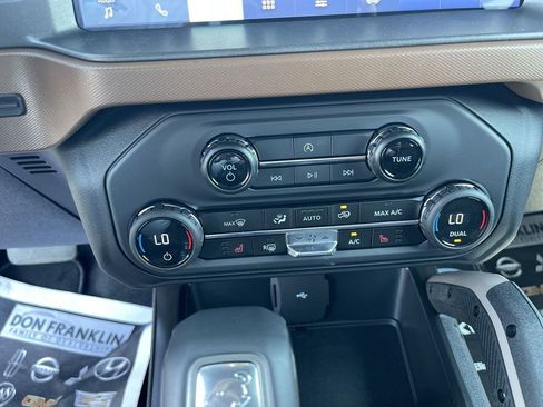 Used 2024 Ford Bronco Outer Banks AWD/4WD image 19