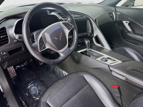 Used 2017 Chevrolet Corvette Stingray Coupe w/ 1LT image 4