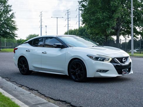 Used 2017 Nissan Maxima Platinum FWD image 4