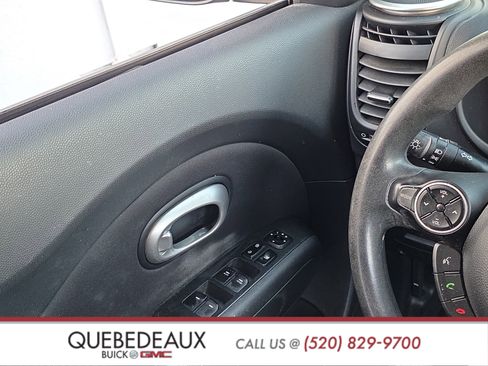 Used 2014 Kia Soul FWD image 18