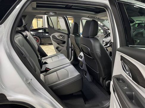 Certified 2023 GMC Terrain SLT w/ Infotainment Package II AWD/4WD image 12