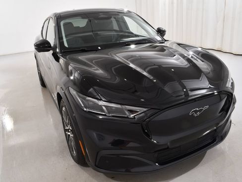 Used 2025 Ford Mustang Mach-E Premium AWD/4WD image 4