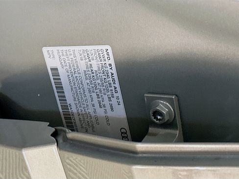 Used 2025 Audi Q3 2.0T Premium image 12