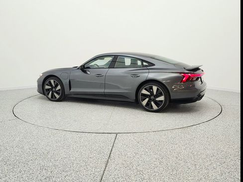 Used 2023 Audi e-tron GT Prestige image 8