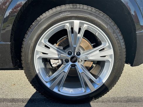 Used 2023 Audi Q8 Premium Plus w/ Premium Plus Package image 9