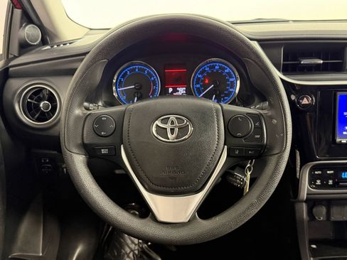 Used 2019 Toyota Corolla LE w/ Carpet Mat Package (TMS) FWD image 25