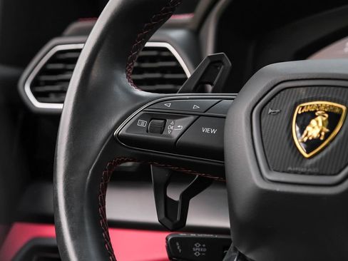 Used 2022 Lamborghini Urus AWD/4WD image 16