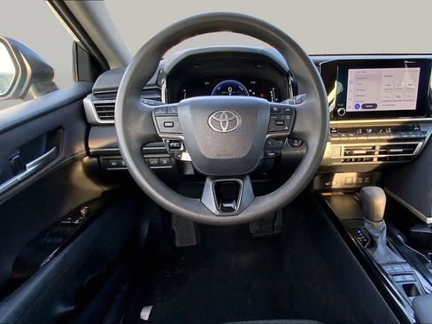 Used 2025 Toyota Camry LE FWD image 6