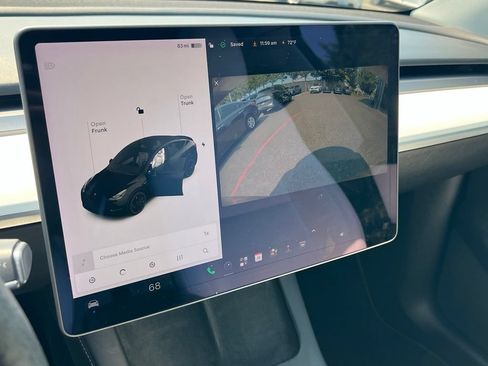 Used 2022 Tesla Model Y Performance AWD/4WD image 19