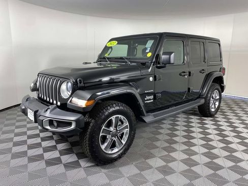 Used 2022 Jeep Wrangler Unlimited Sahara AWD/4WD image 4