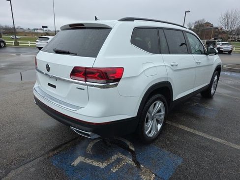 Used 2023 Volkswagen Atlas SE w/ Panoramic Sunroof Package image 4
