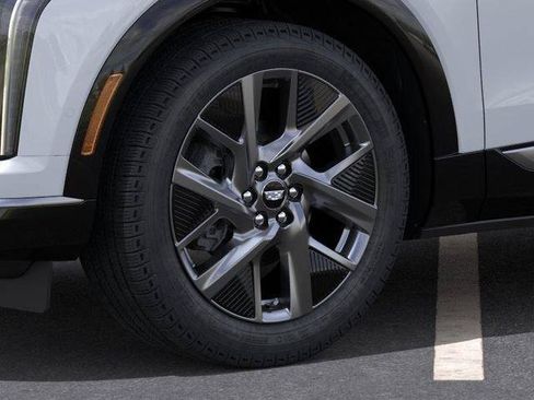 New 2026 Cadillac Optiq Luxury 2 RWD image 9