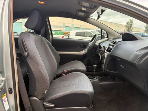Used 2010 Toyota Yaris 2-Door Hatchback FWD image 19