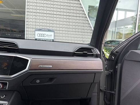 Used 2025 Audi Q3 2.0T Premium w/ Convenience Package AWD/4WD image 11