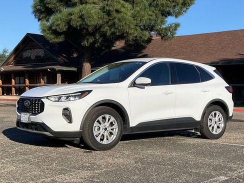 Used 2024 Ford Escape Active w/ Tech Pack #2 image 2