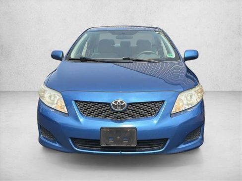 Used 2010 Toyota Corolla LE FWD image 2
