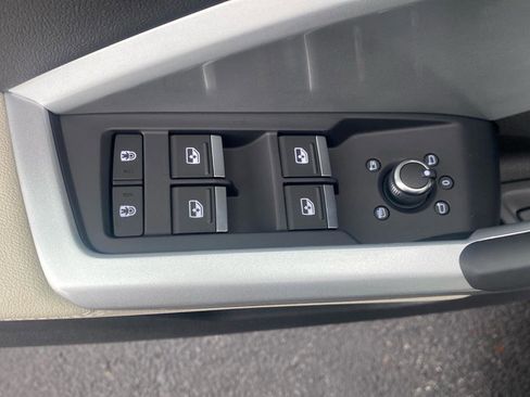 New 2025 Audi Q3 2.0T Premium image 10