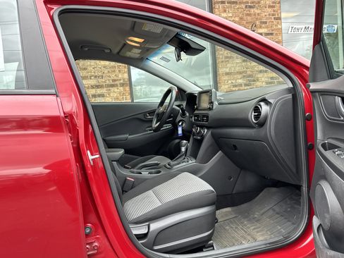 Used 2021 Hyundai Kona SE AWD/4WD image 13