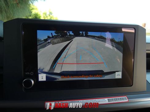 Used 2025 Toyota Tacoma TRD Sport AWD/4WD image 33