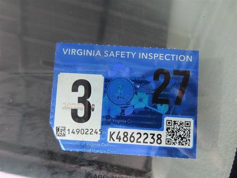 Used 2023 Toyota Camry LE image 33