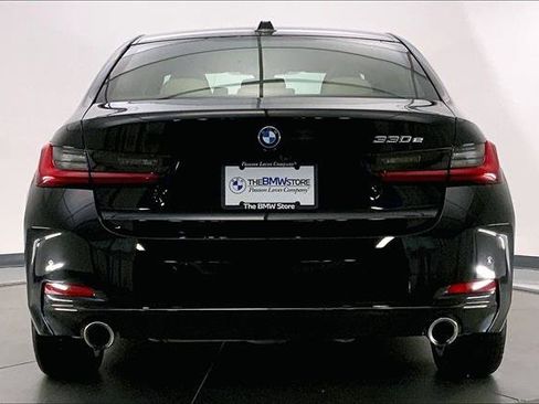 Certified 2023 BMW 330e w/ Convenience Package image 3