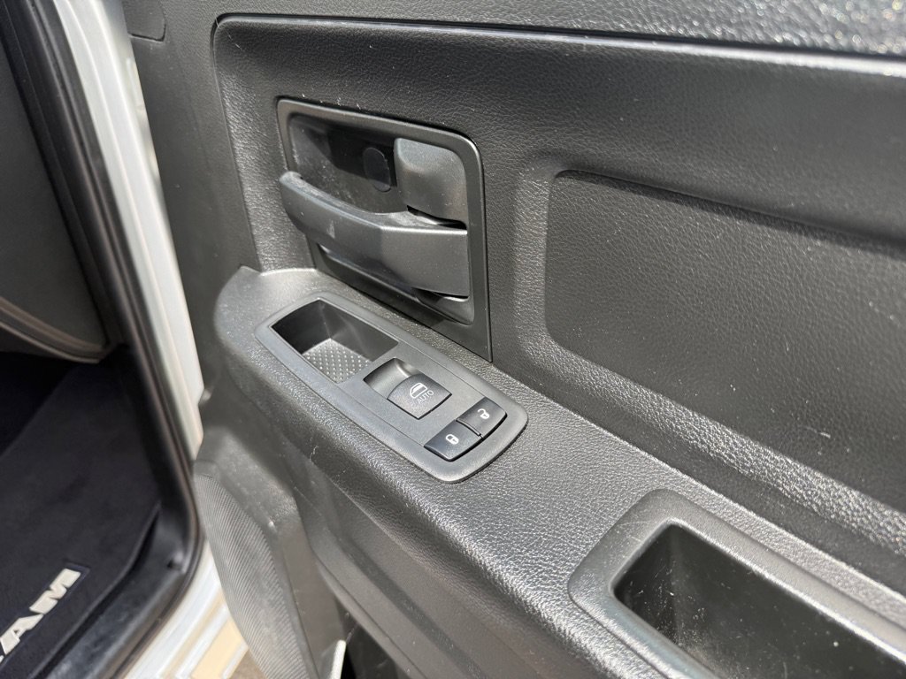 Used 2018 RAM 2500 Tradesman w/ Chrome Appearance Group AWD/4WD image 28